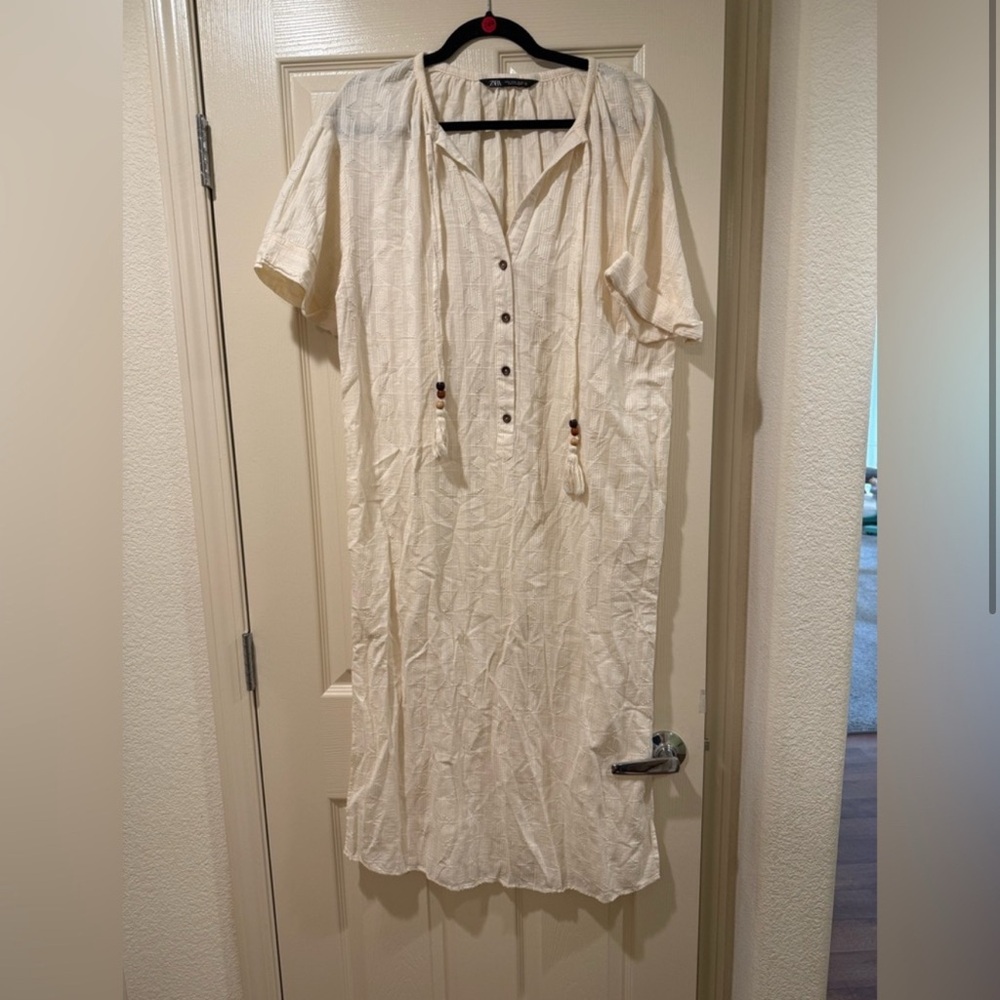 Zara Off-White Midi Dress Women’s Size M Short Sleeve Relaxed Fit